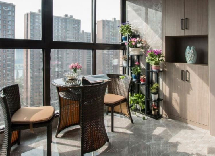 內(nèi)陽臺好還是外陽臺好？陽臺裝修有哪些要點(diǎn)需要注意？