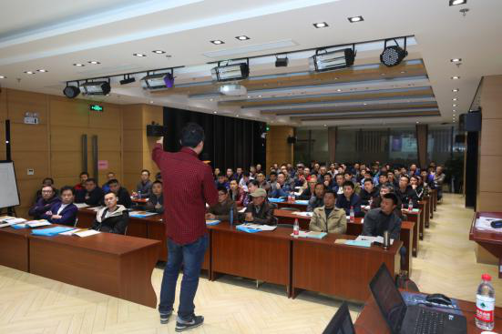 安全施工丨中滬紅螞蟻裝潢2019年度特種作業(yè)電工安全技術(shù)操作證培訓(xùn)